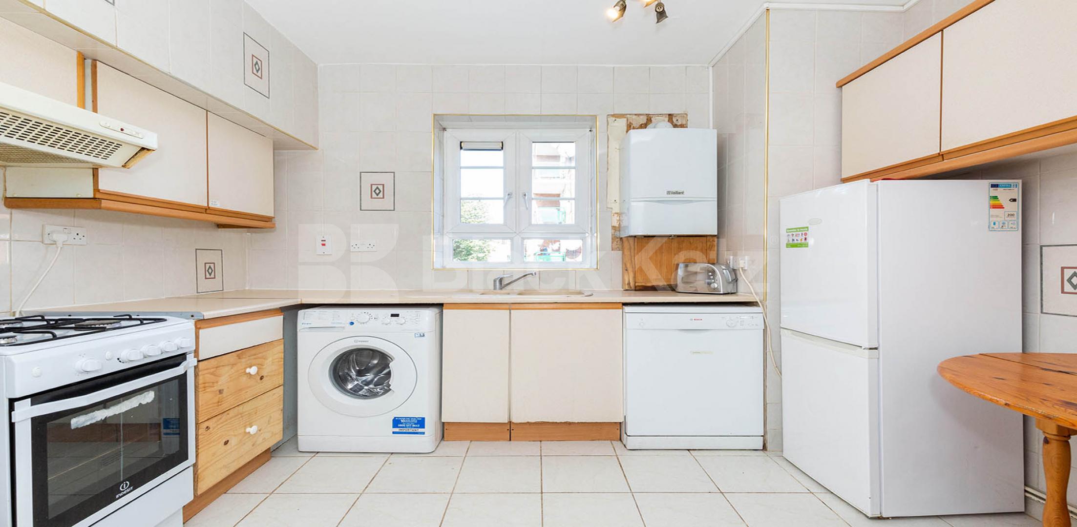 			3 Bedroom, 1 bath, 1 reception Flat			 Castlehaven Road, Camden